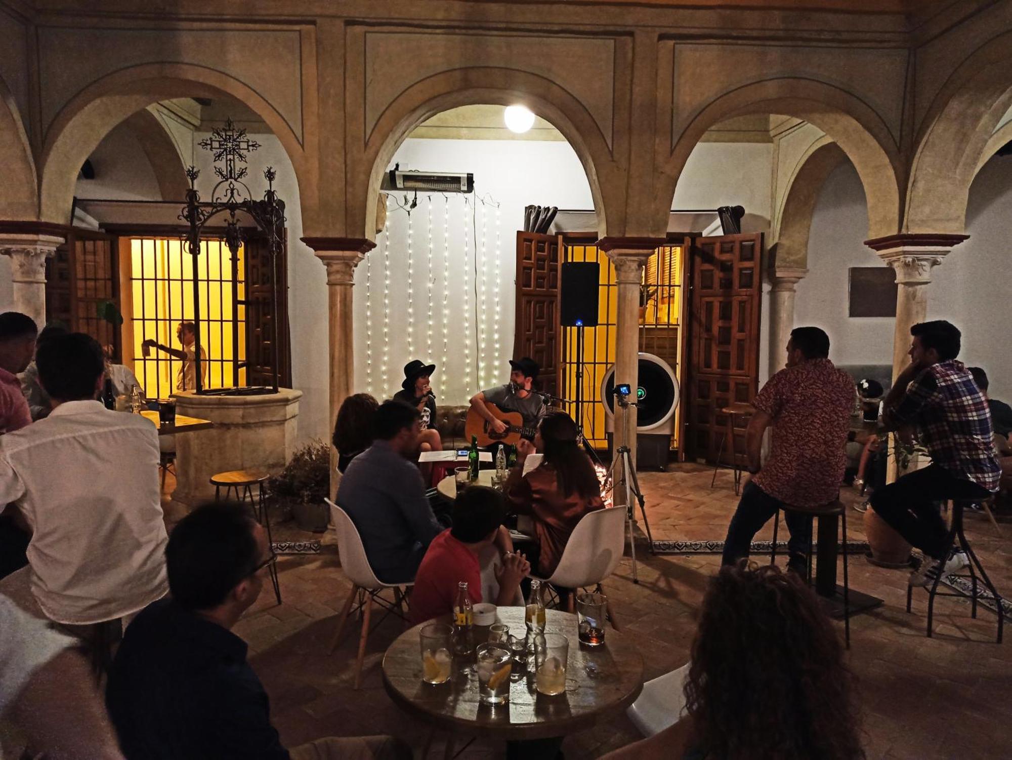 Hostal Cafe Frenteabastos Carmona (Seville) Exterior foto