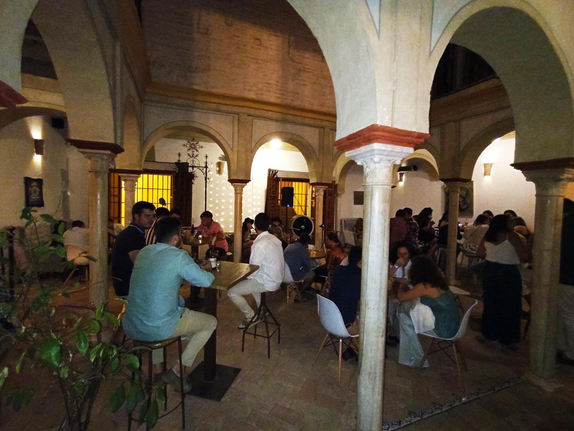 Hostal Cafe Frenteabastos Carmona (Seville) Exterior foto