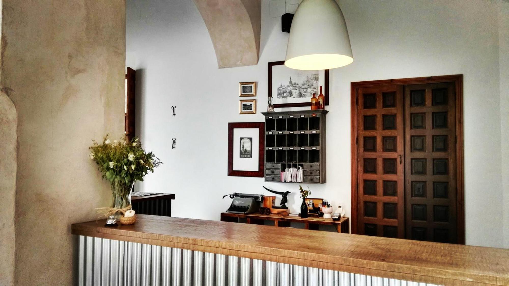 Hostal Cafe Frenteabastos Carmona (Seville) Exterior foto