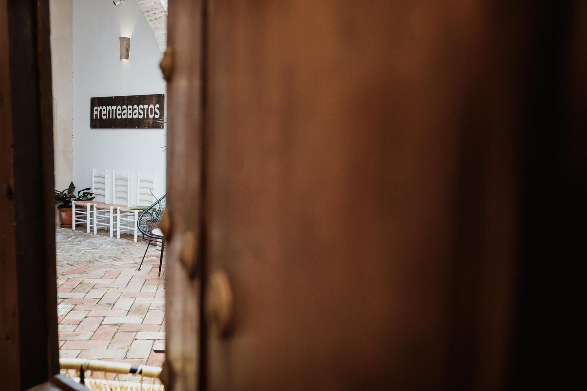 Hostal Cafe Frenteabastos Carmona (Seville) Exterior foto