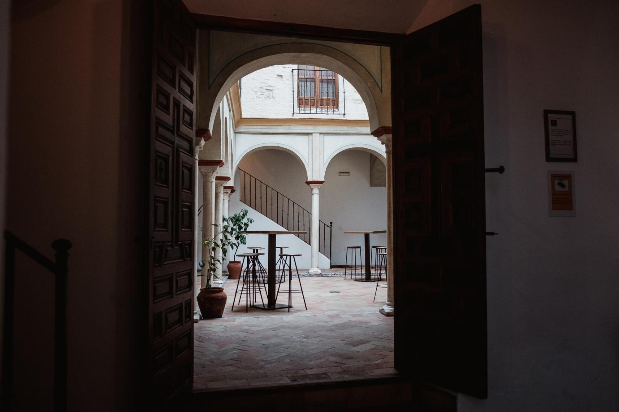 Hostal Cafe Frenteabastos Carmona (Seville) Exterior foto