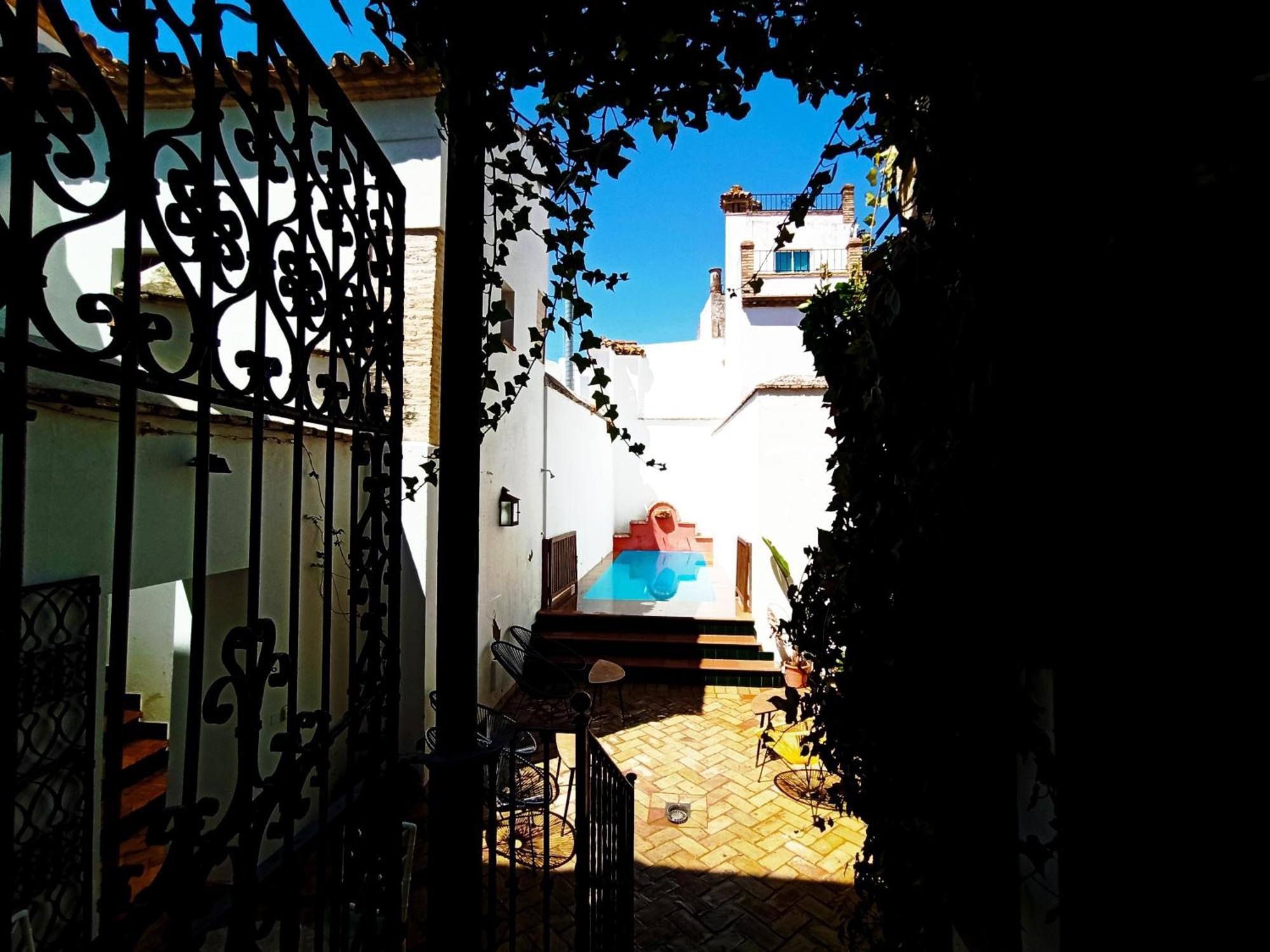 Hostal Cafe Frenteabastos Carmona (Seville) Exterior foto