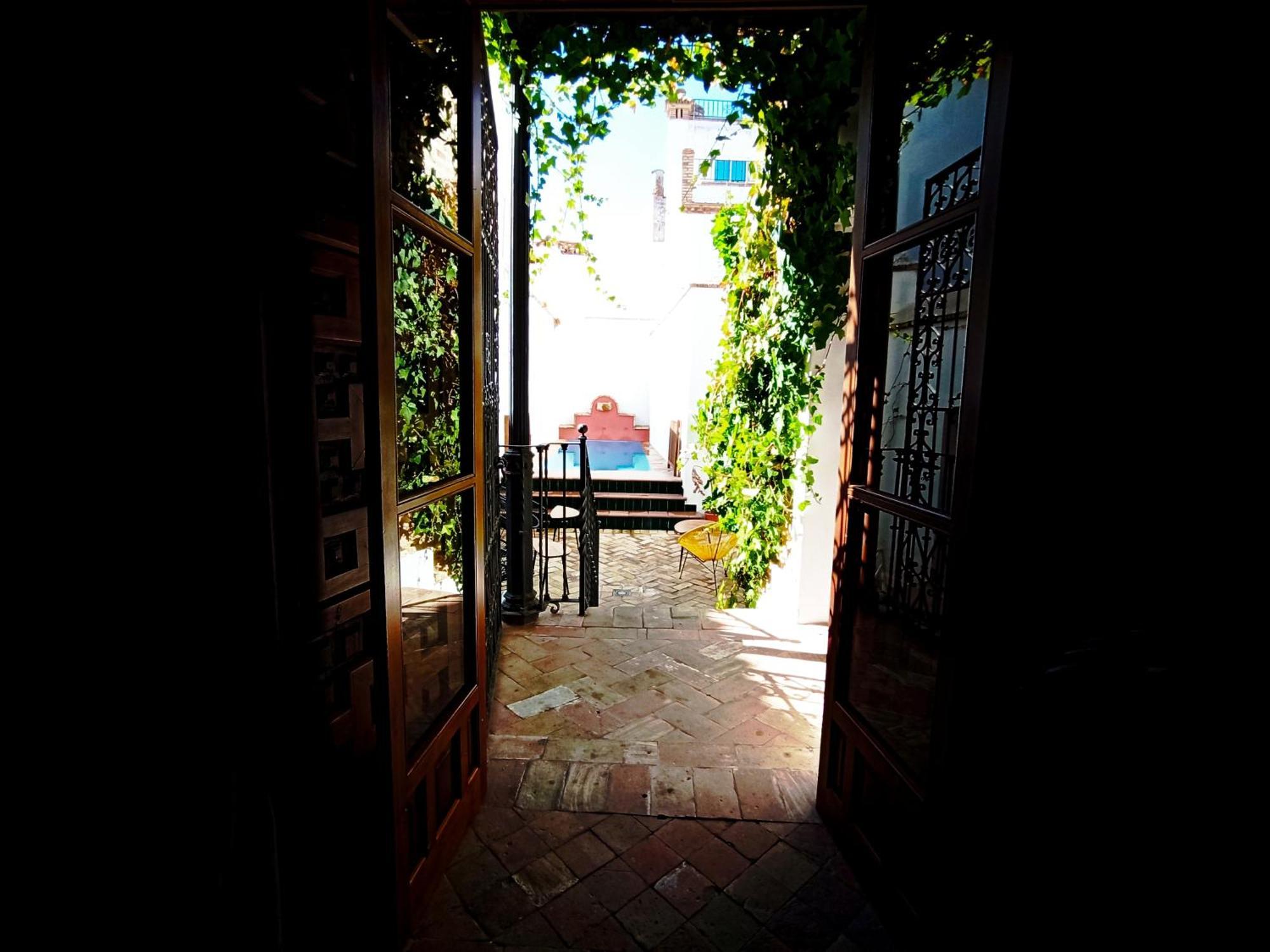Hostal Cafe Frenteabastos Carmona (Seville) Exterior foto