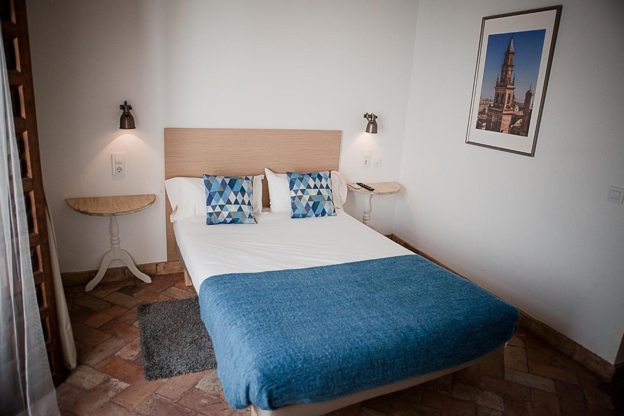 Hostal Cafe Frenteabastos Carmona (Seville) Exterior foto